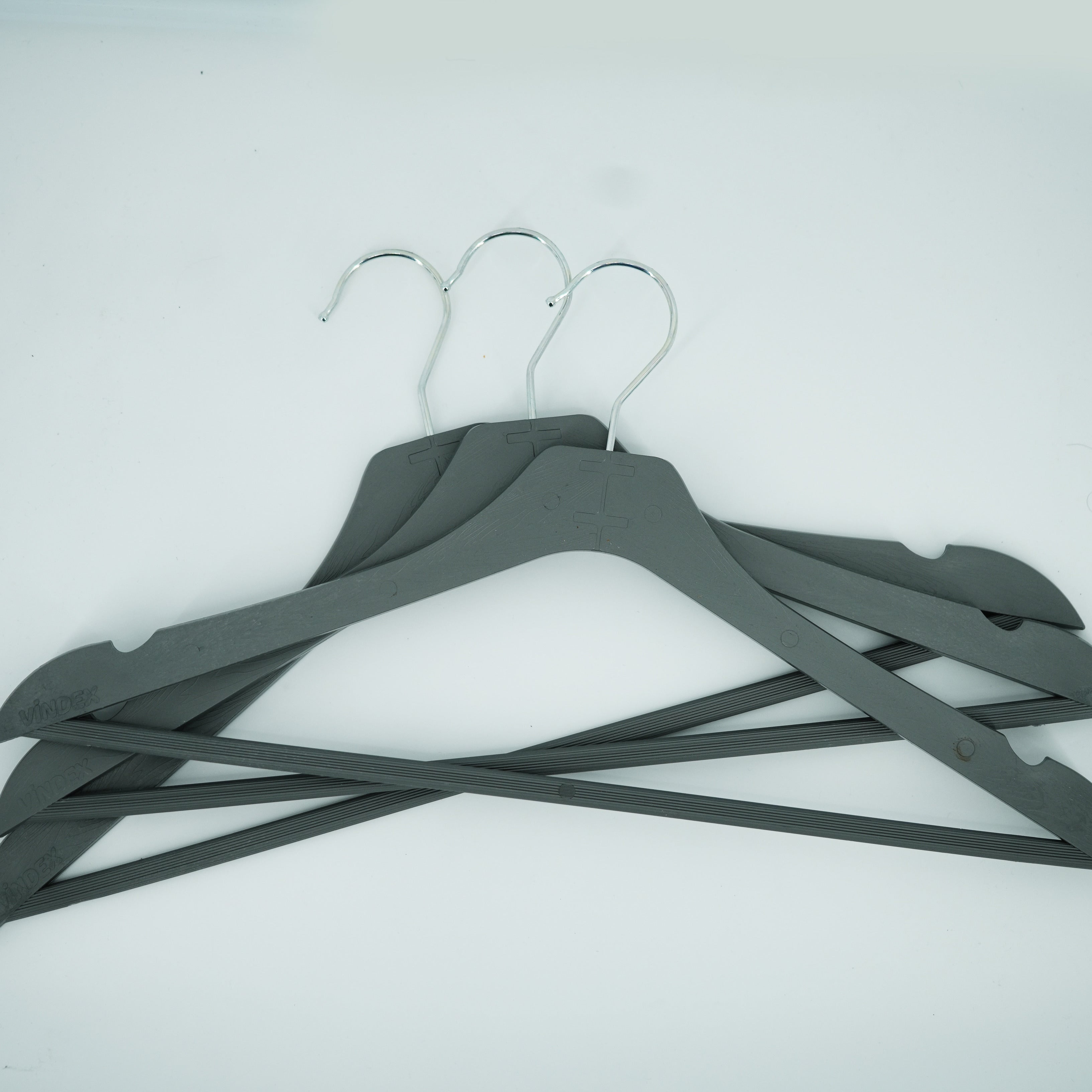 Set de 3 Umerașe din Plastic – Practic și Eficient Set de 3 Umerașe din Plastic – Practic și Eficient